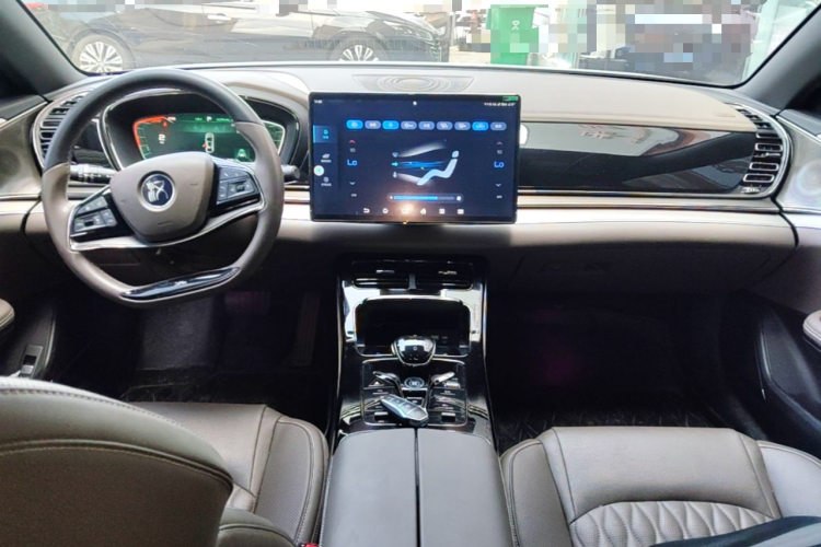 BYD Han 2023 car image #10