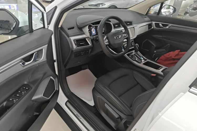 GEELY Emgrand GS 2019 car image #16