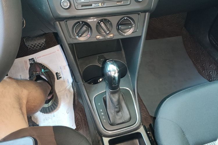Volkswagen Polo 2019 car image #14
