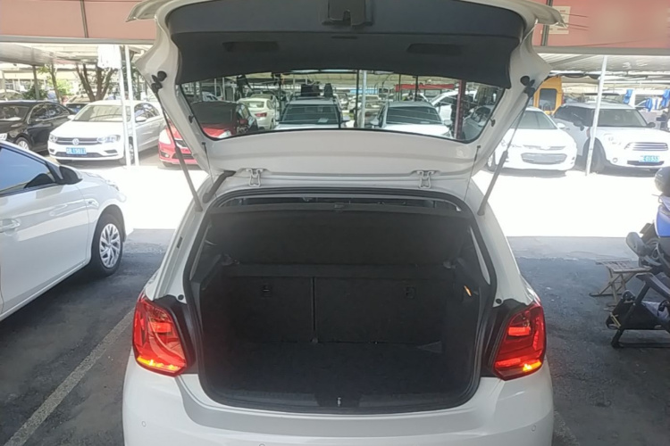 Volkswagen Polo 2017 #19 Volkswagen Polo 2017 car image #19