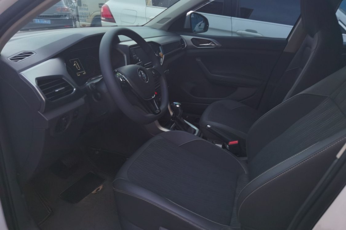 Volkswagen T-Cross 2019 #4 Volkswagen T-Cross 2019 car image #4