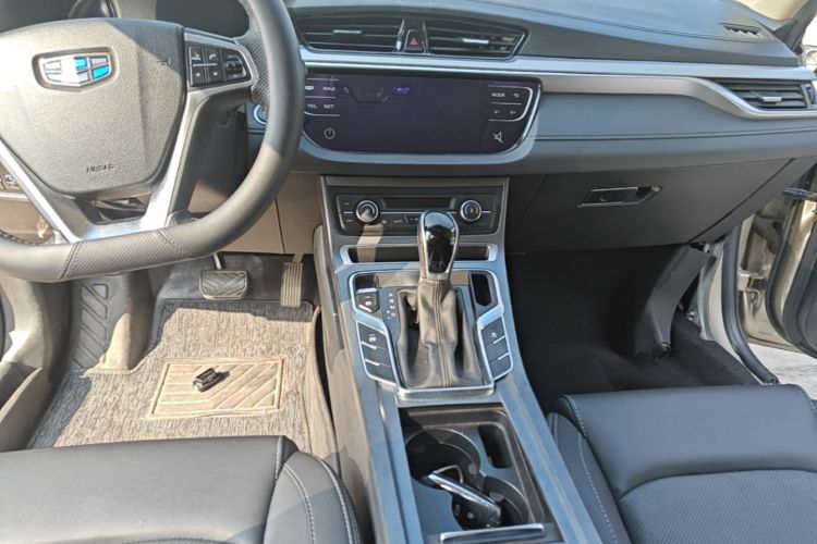 GEELY Emgrand 2018 immagine di auto #14