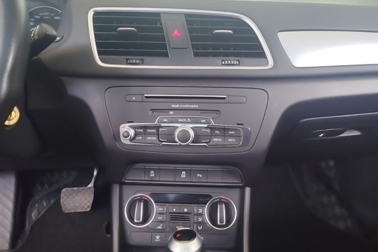 Audi Q3 2018 #13 Audi Q3 2018 car image #13