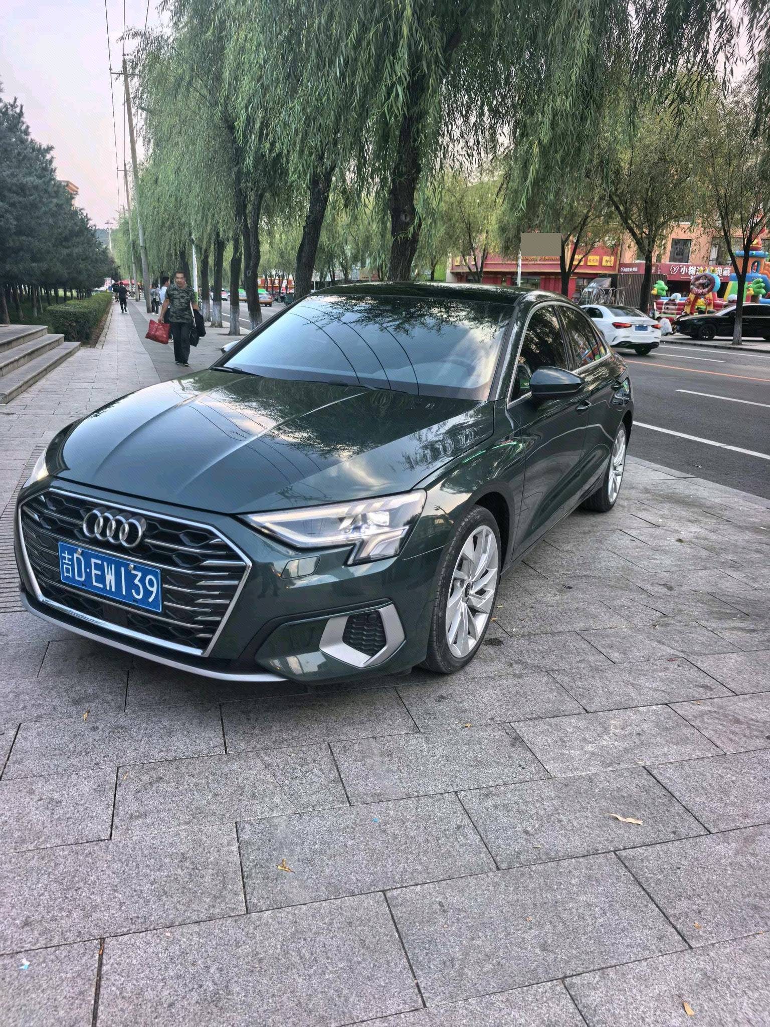 2023 immagine di auto 