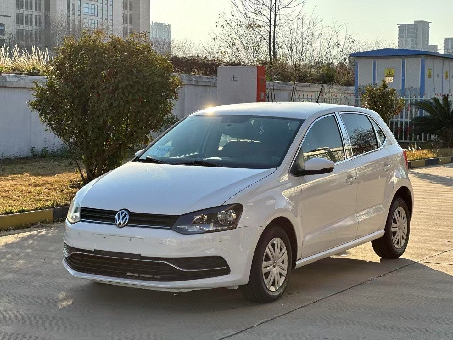 Volkswagen Polo 2018 car image 