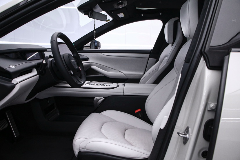 MI SU7 2025 immagine di auto #3