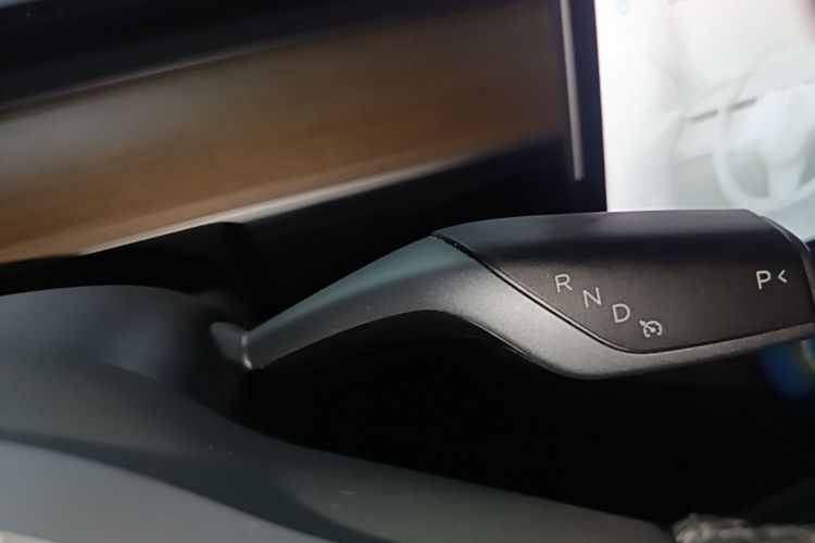 Tesla Model Y 2021 #18 Tesla Model Y 2021 car image #18