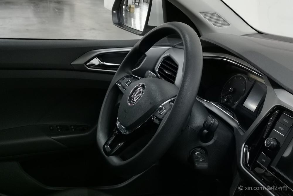 Volkswagen T-Cross 2020 car image #10