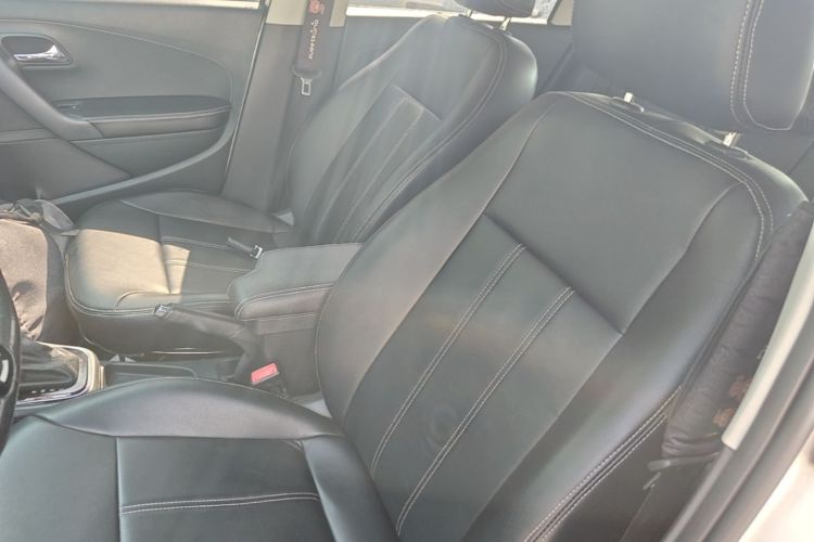 Volkswagen Polo 2017 car image #22