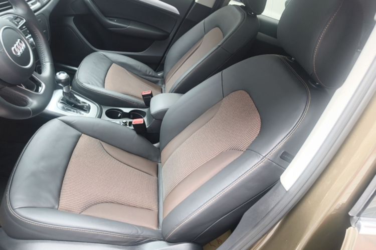 Audi Q3 2018 car image #15