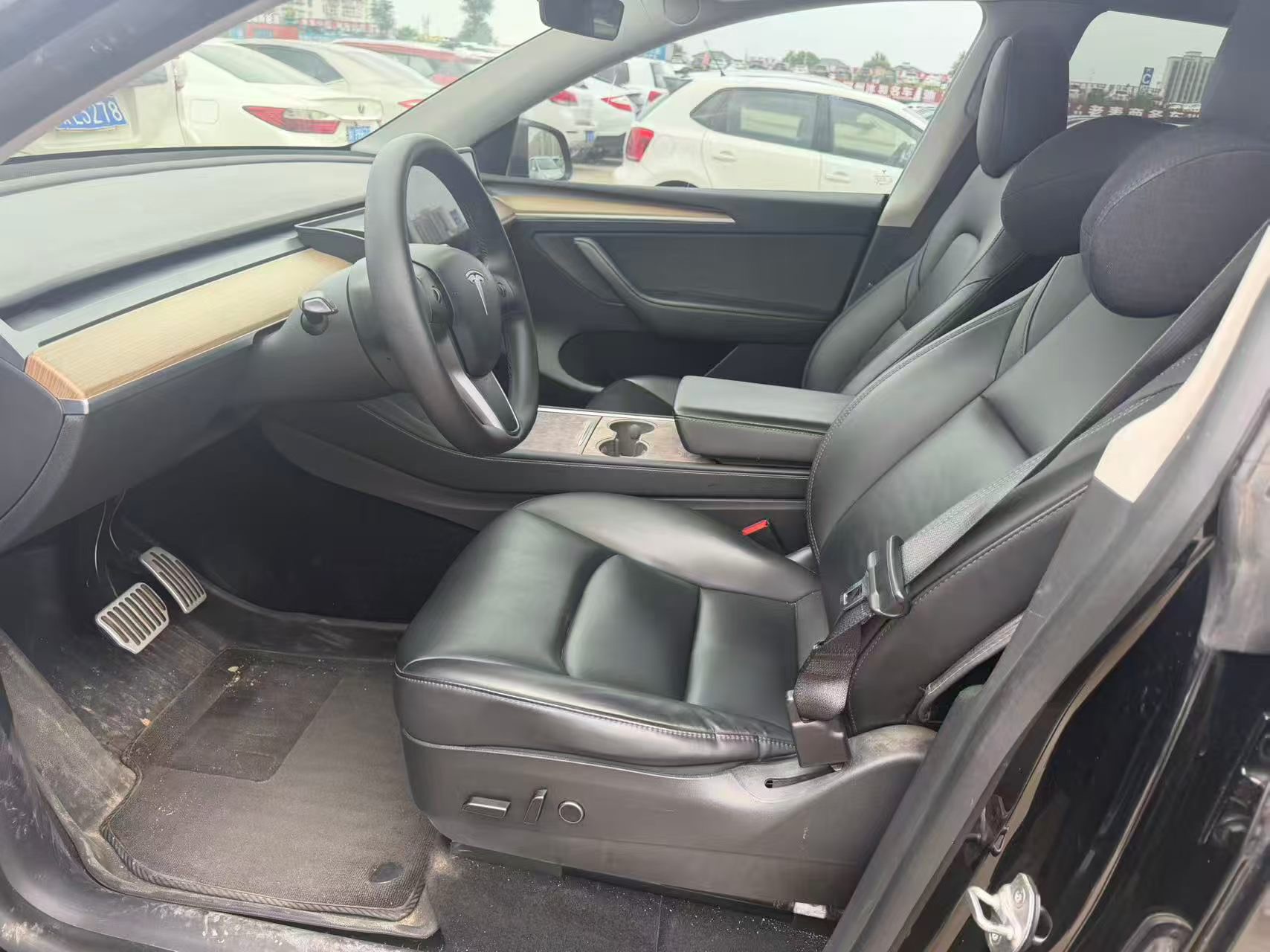 Tesla Model Y 2021 #4 Tesla Model Y 2021 car image #4