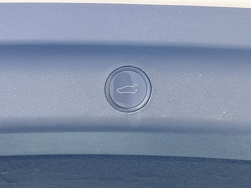 Tesla Model Y 2022 #15 Tesla Model Y 2022 car image #15