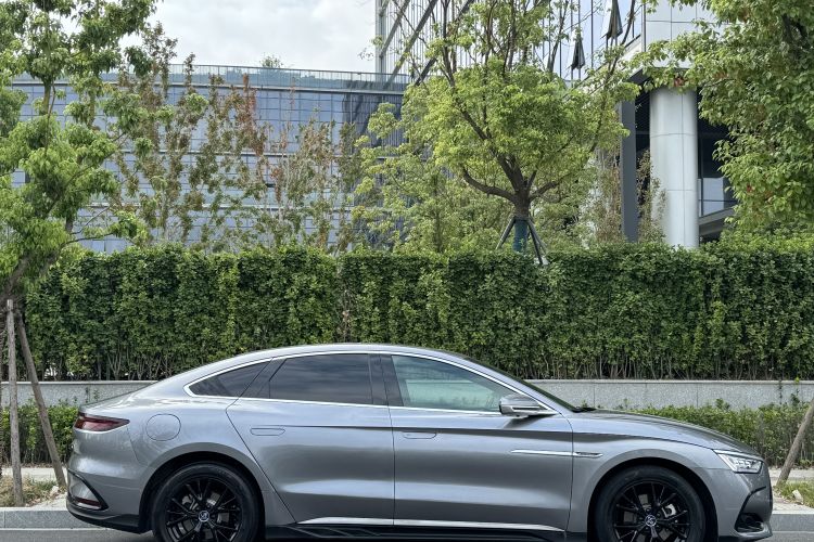 BYD Han 2024 immagine di auto #9