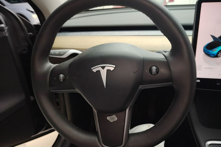 Tesla Model Y 2022 #11 Tesla Model Y 2022 car image #11