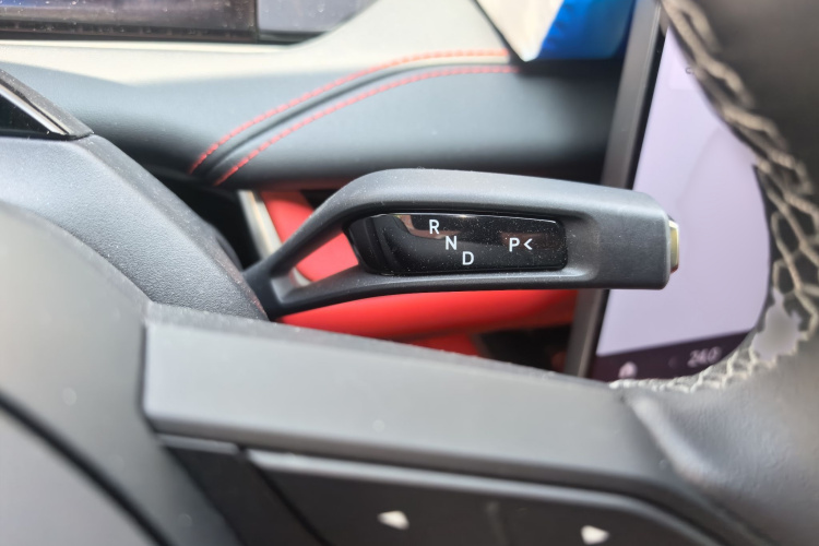 MI SU7 2025 car image #18