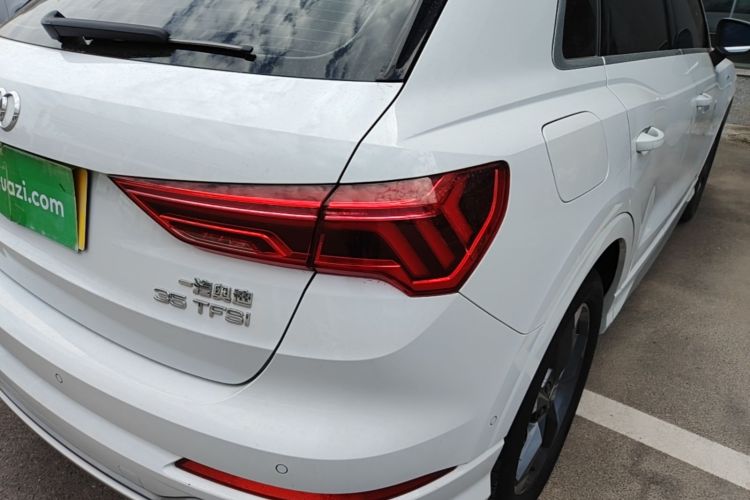 Audi Q3 2021 car image #8