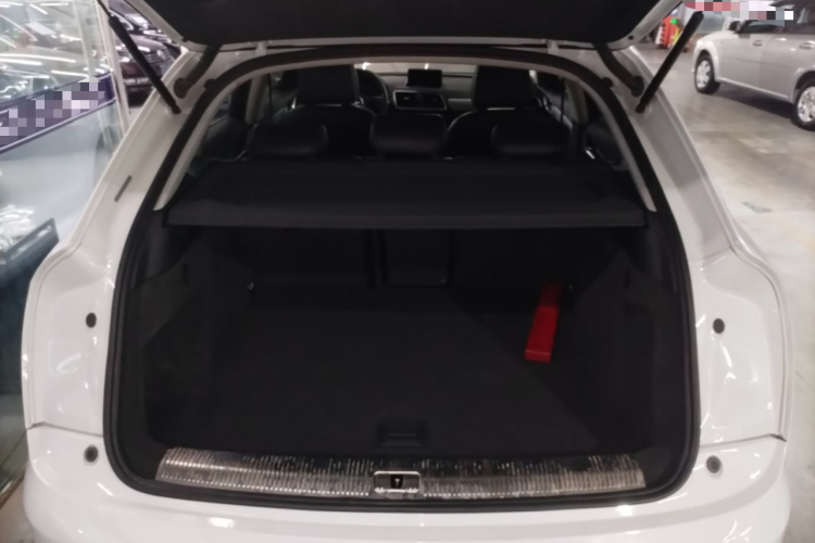Audi Q3 2015 car image #21