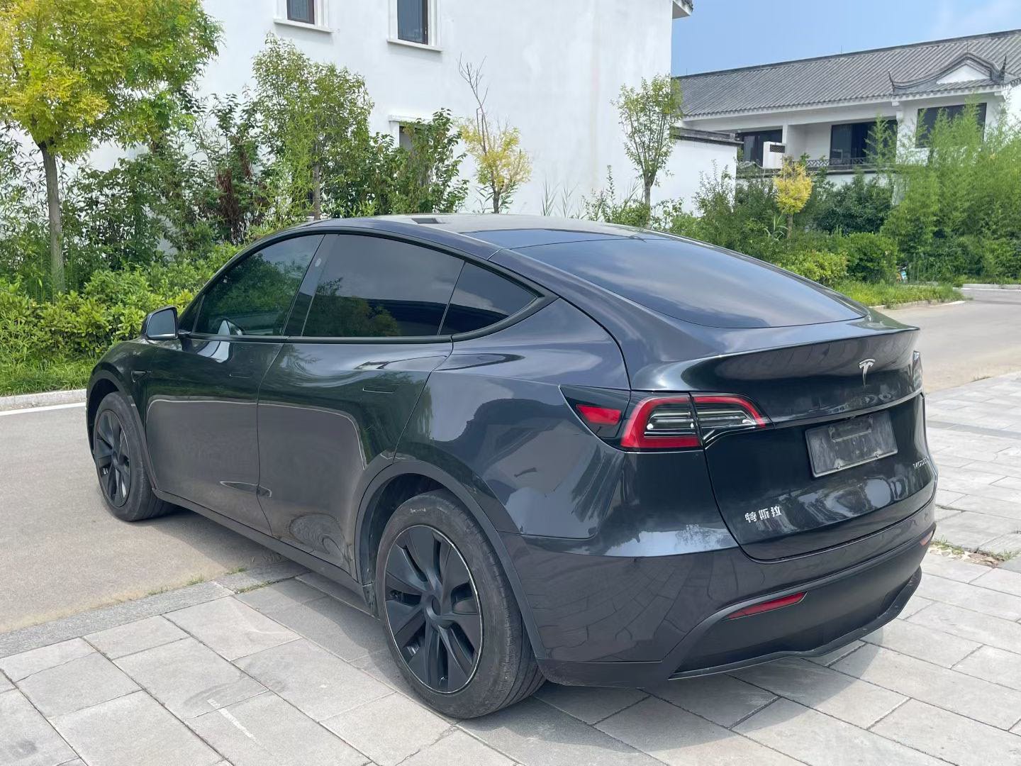 Tesla Model Y 2023 immagine di auto #5
