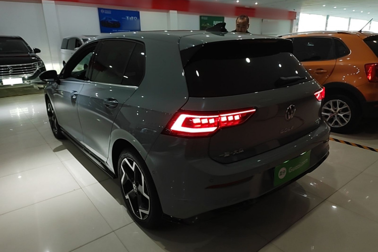 Volkswagen Golf 2026 immagine di auto #5