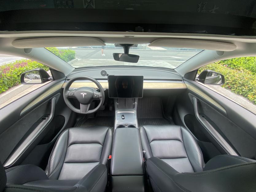 Tesla Model Y 2022 #14 Tesla Model Y 2022 car image #14