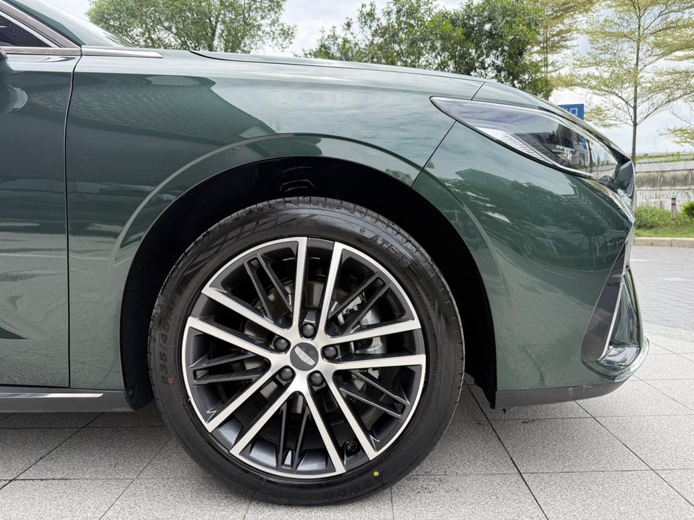 GEELY Emgrand 2025 #8 GEELY Emgrand 2025 car image #8