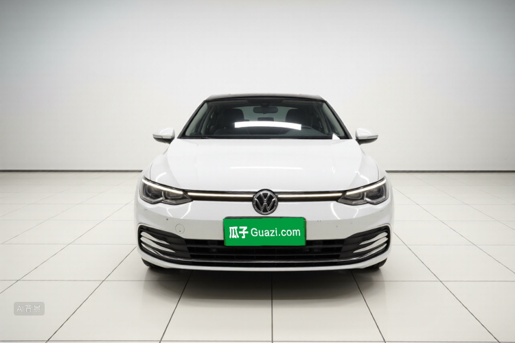 Volkswagen Golf 2021 car image #3