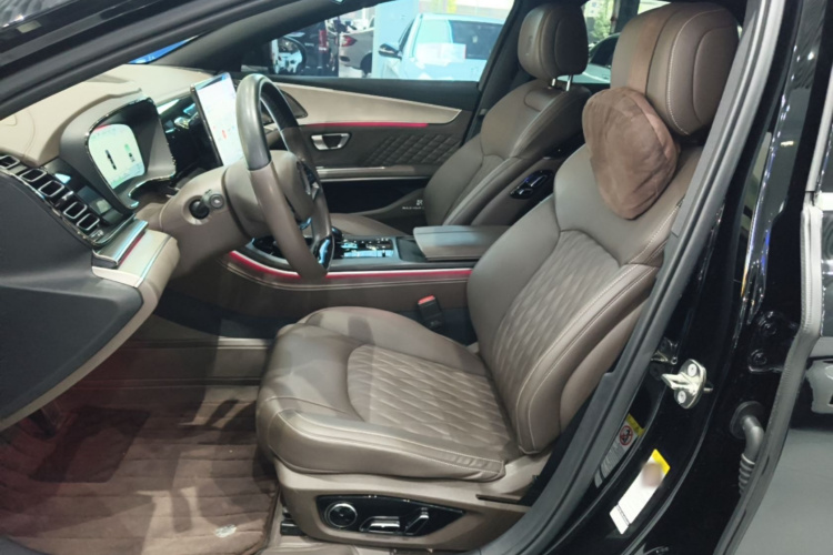 BYD Han 2023 immagine di auto #15