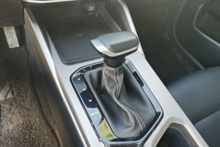 GEELY Emgrand 2022 car image #14