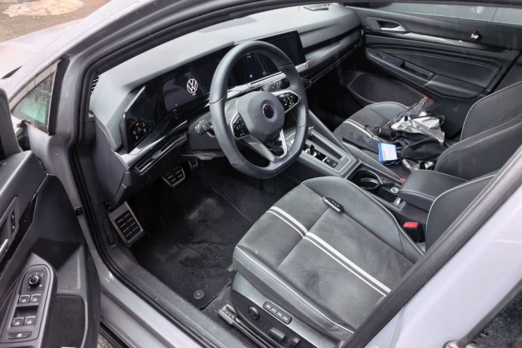 Volkswagen Golf 2021 car image #15