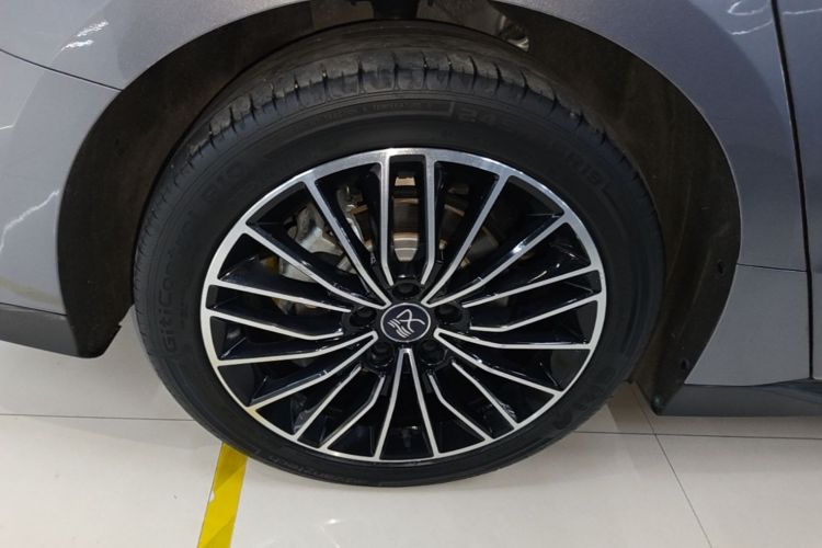 BYD Han 2023 car image #10