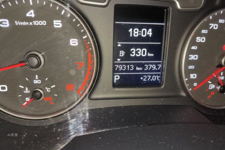 Audi Q3 2015 car image #14