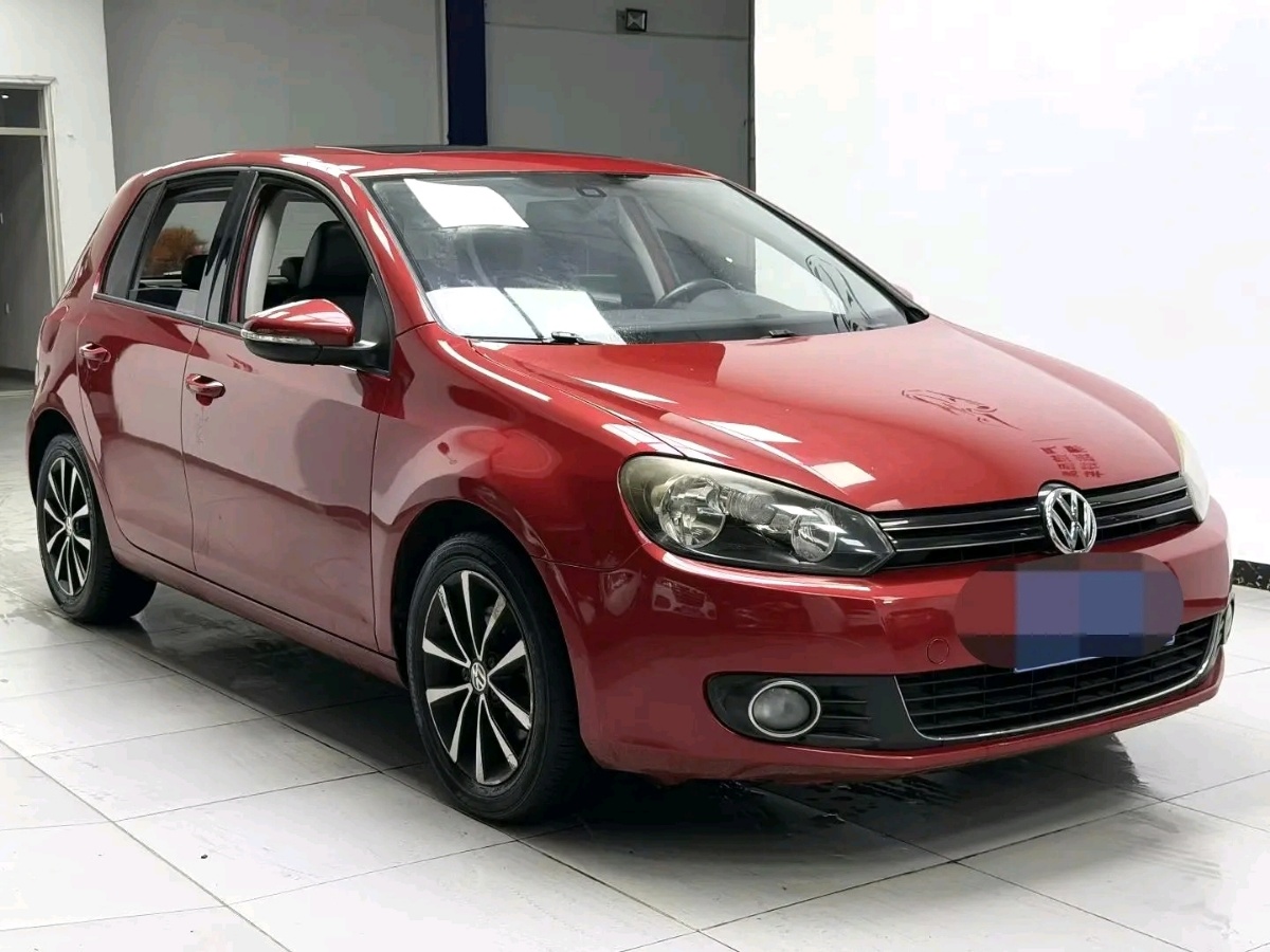 Volkswagen Golf 2012 car image #2