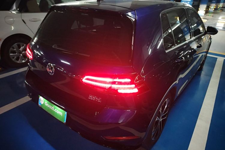 Volkswagen Golf 2020 car image #7