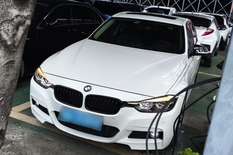BMW 3 Series 2018 #2 BMW 3 Series 2018 car image #2