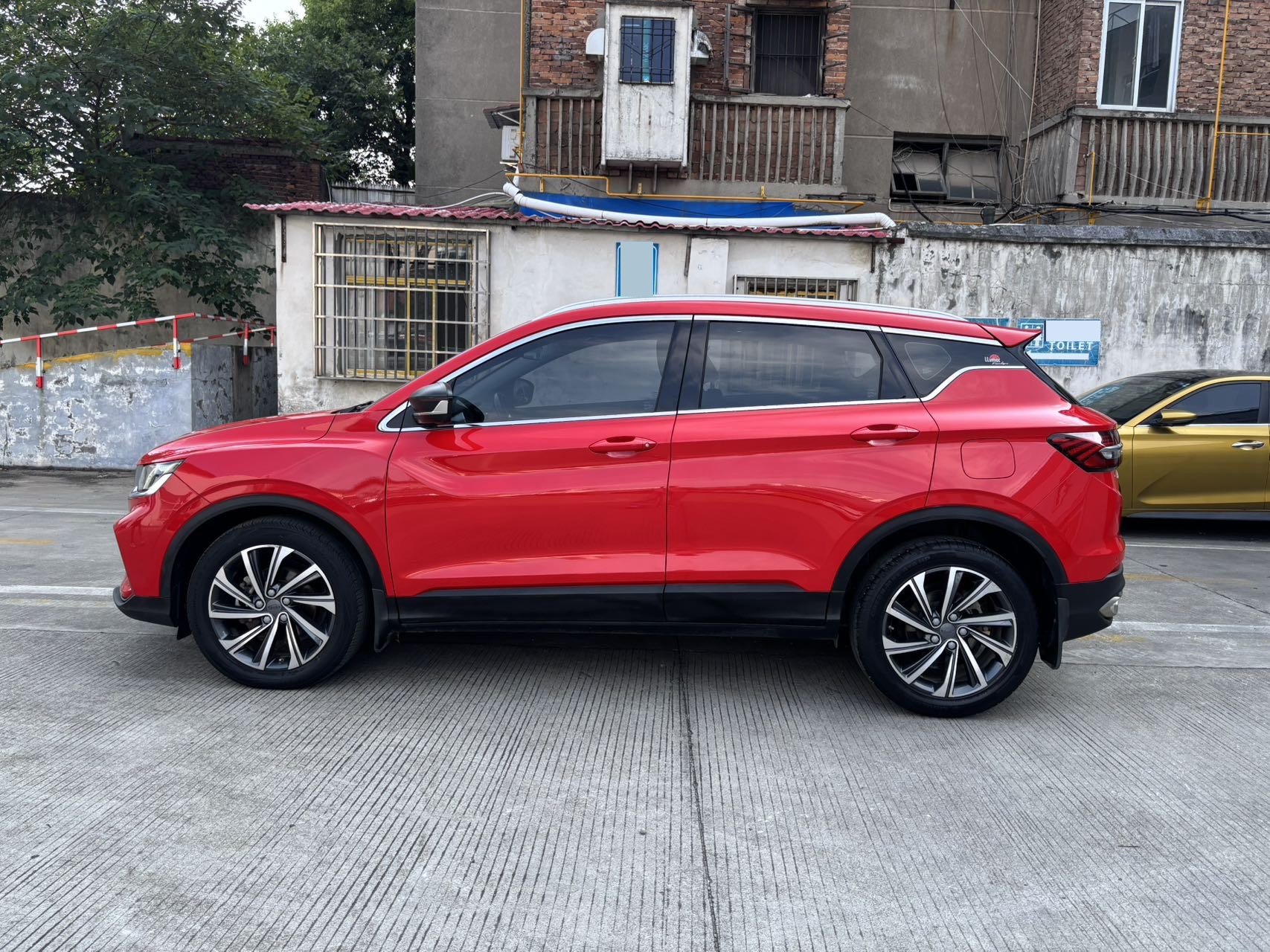 GEELY Coolray 2019 car image #2