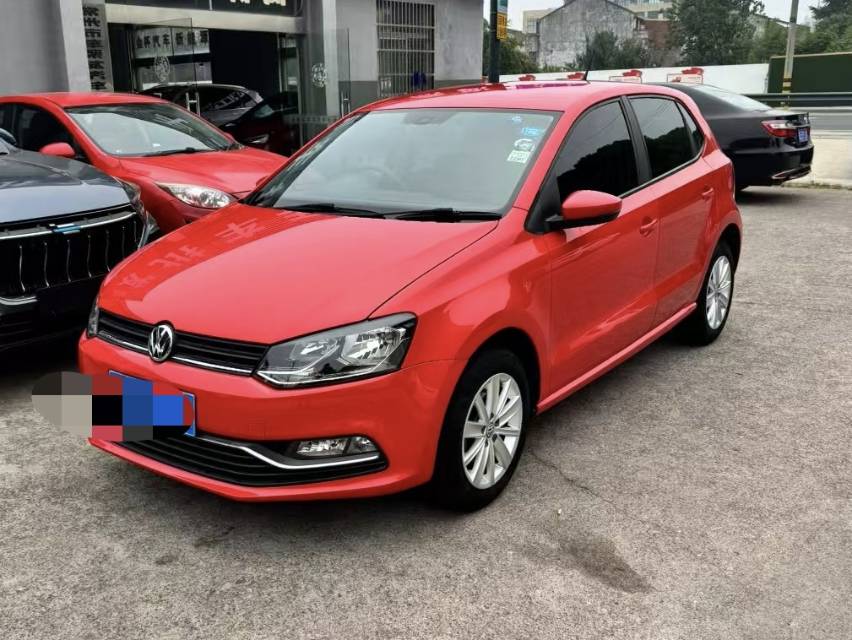 Volkswagen Polo 2015 car image 