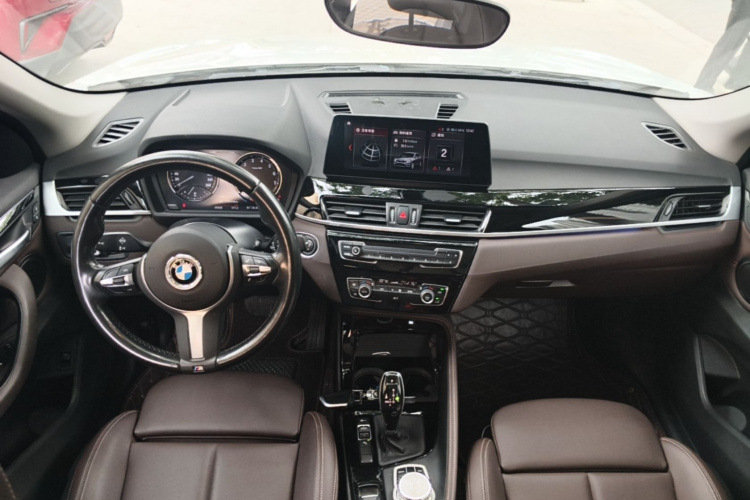 BMW X1 2020 car image #10