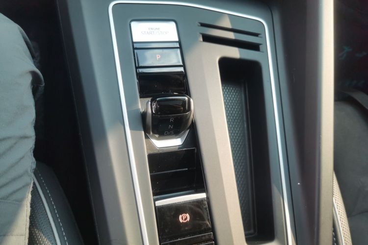 Volkswagen Golf 2021 imagem de carro #14