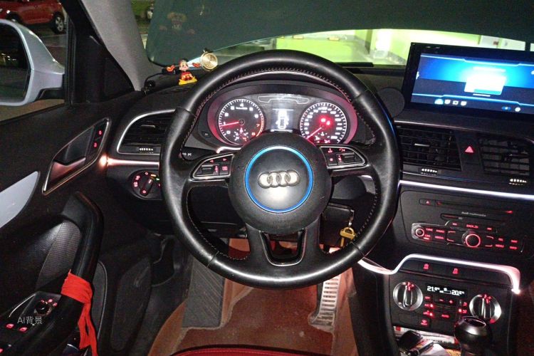 Audi Q3 2015 car image #12