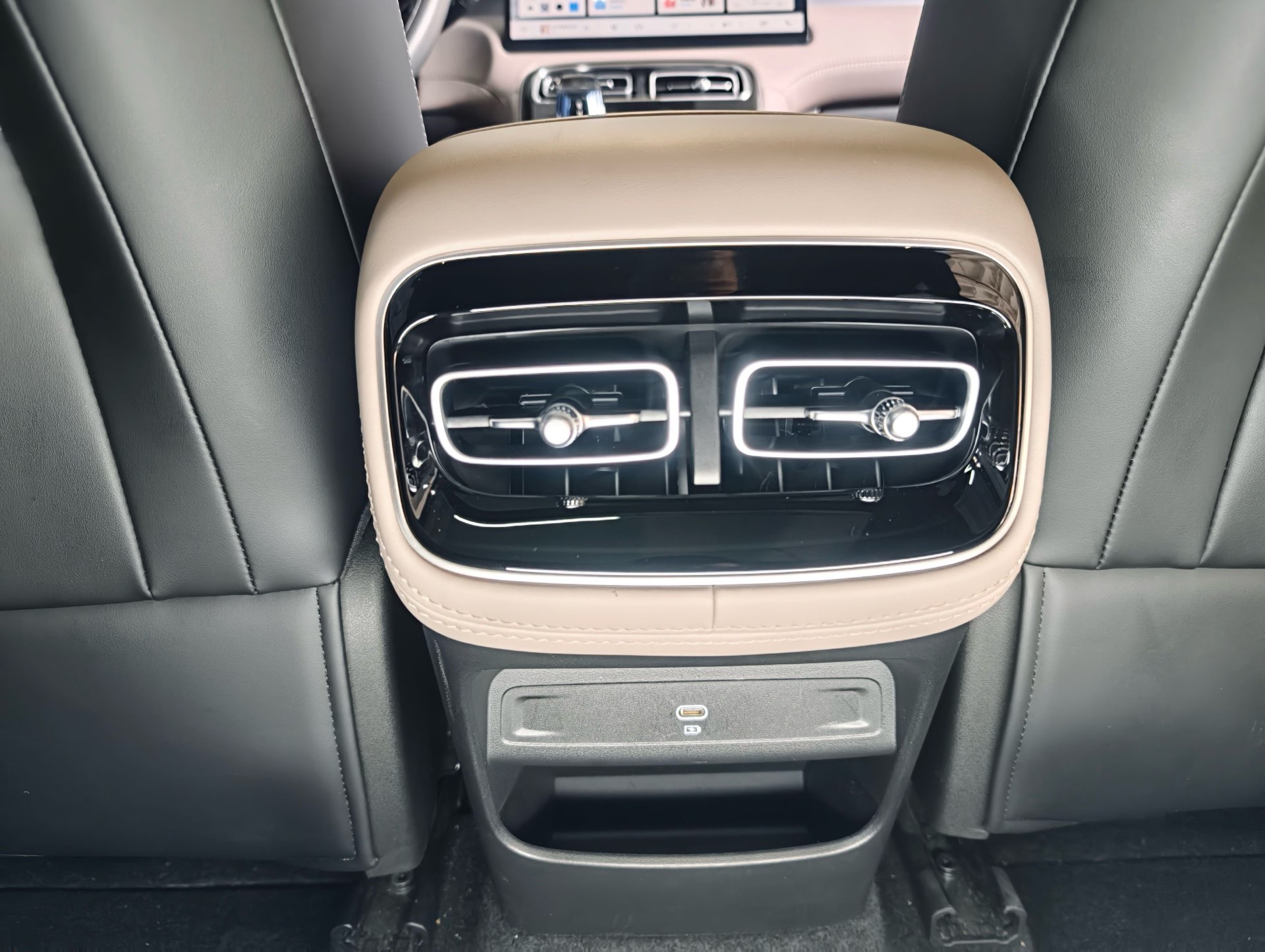 GEELY Boyue L 2025 #2 GEELY Boyue L 2025 imagen de coche #2