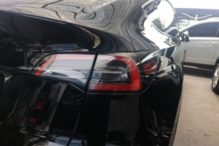 Tesla Model Y 2023 #8 Tesla Model Y 2023 car image #8