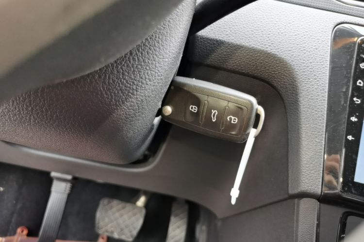 Volkswagen Santana 2019 car image #9