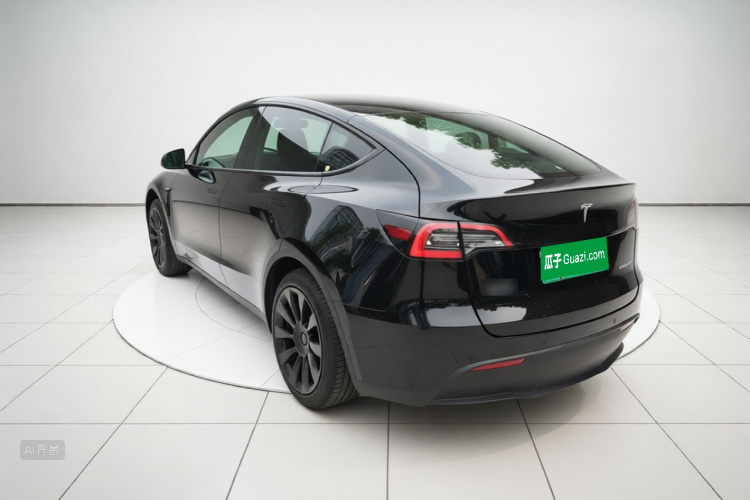Tesla Model Y 2023 #5 Tesla Model Y 2023 car image #5