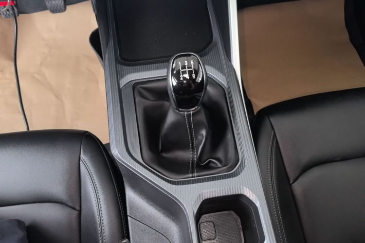 GEELY Emgrand 2025 car image #14