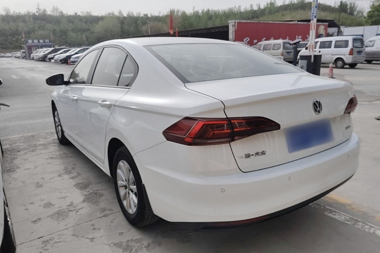 Volkswagen Bora 2020 car image #7