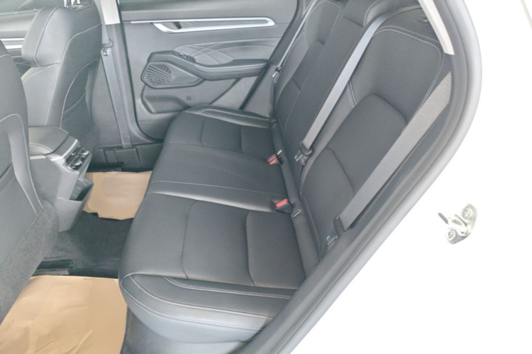 GEELY Emgrand 2025 image de voiture #17