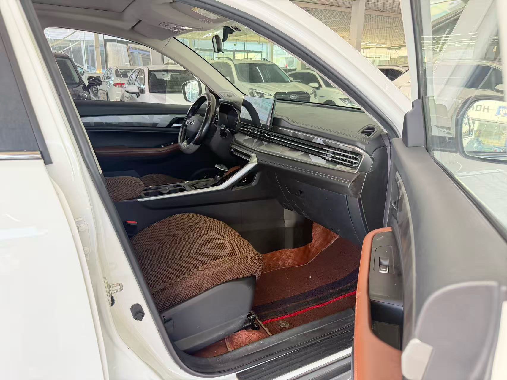 GEELY Vision X6 2022 car image #11