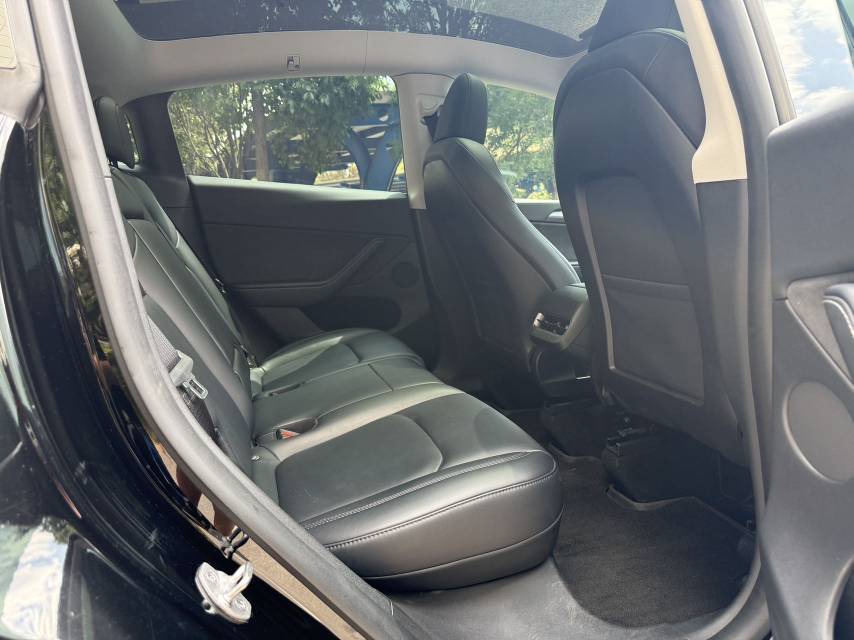 Tesla Model Y 2024 #8 Tesla Model Y 2024 car image #8