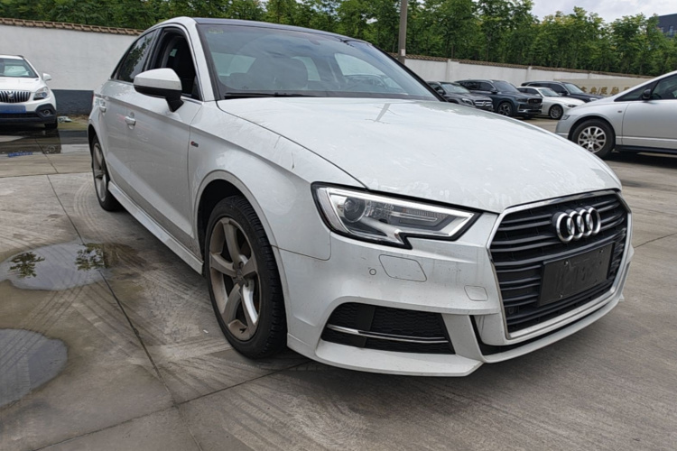 Audi A3 2018 car image #4