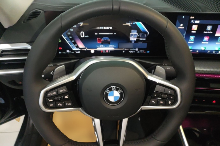 BMW 3 Series 2025 صورة سيارة #15